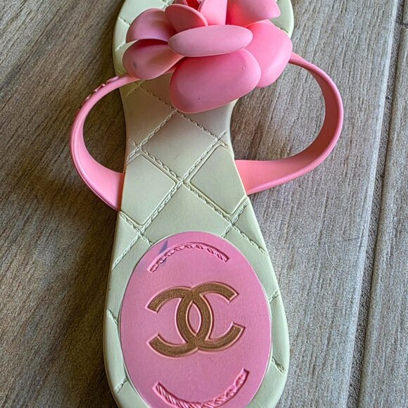 Chanel Barbie-Pink Rubber Camellia Flower Sandals Eur. 40 - Picture 8 of 13